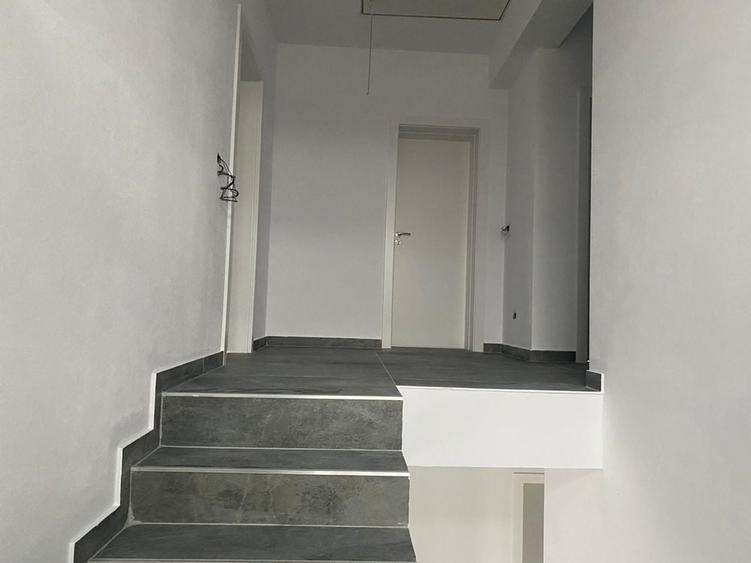 Casă cu 4 camere cu Teren 950 Mp în Exterior Vest