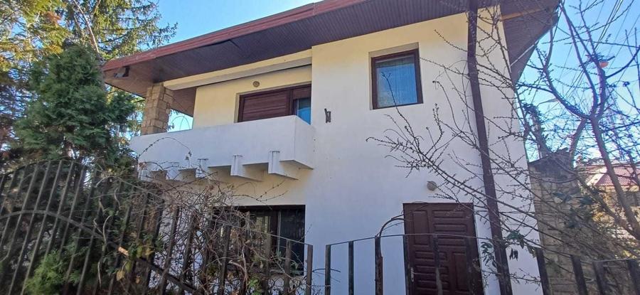 Casă cu 4 camere în Ultracentral