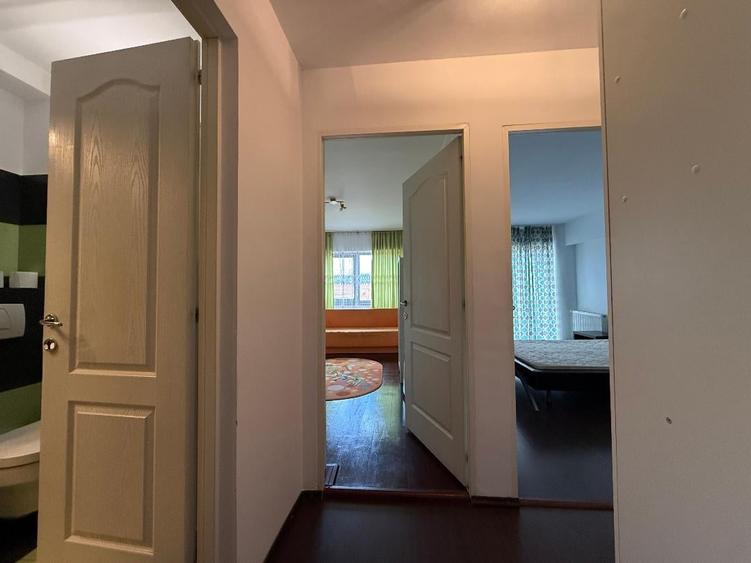 De inchiriat Apartament 3 camere cu scara interioara, zona Centru. - 9