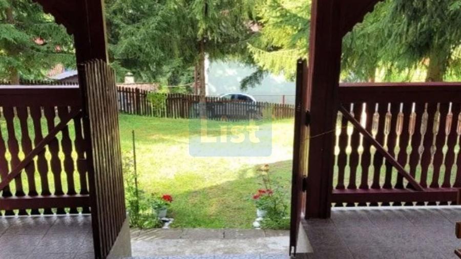 Casă cu 5 camere cu Teren 2000 Mp în Răstolița