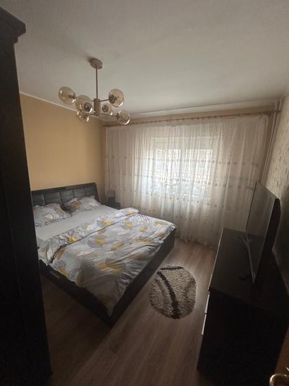 Apartament cu 3 camere decomandat în Iosia