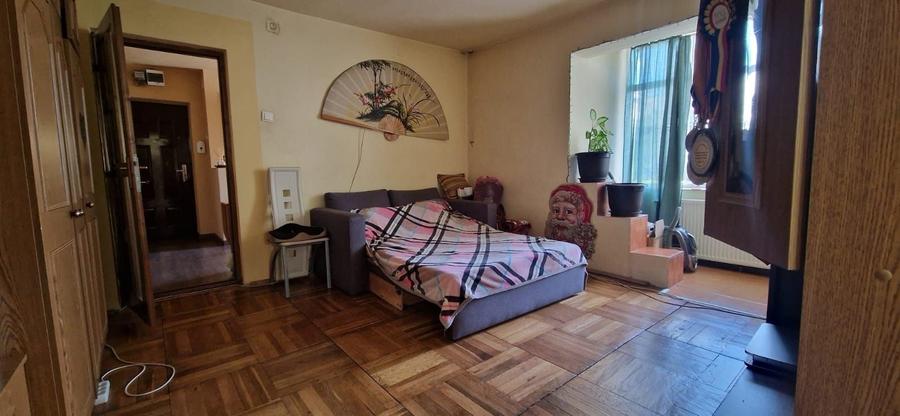 Apartament cu 2 camere semidecomandat în Ineu
