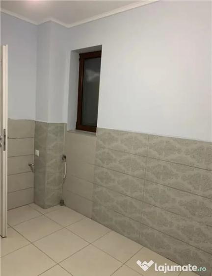 Apartament cu 4 camere decomandat în Horea