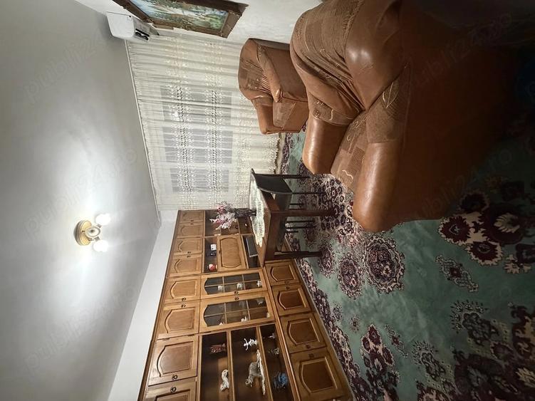 Apartament cu 3 camere semidecomandat în Trivale