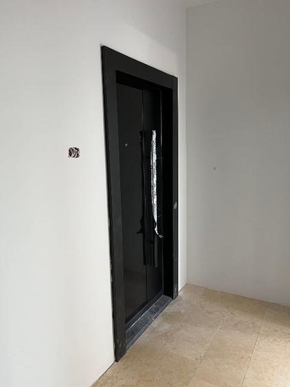 Apartament cu 3 camere decomandat în Mihai Bravu