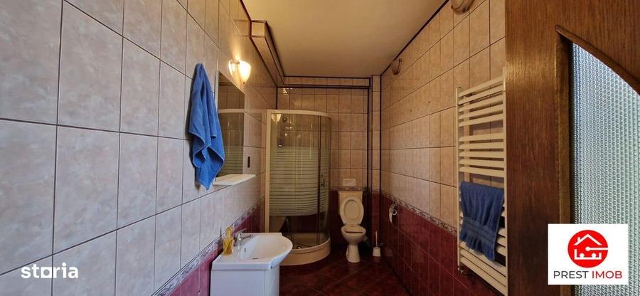 Casă cu 4 camere în Vulcan