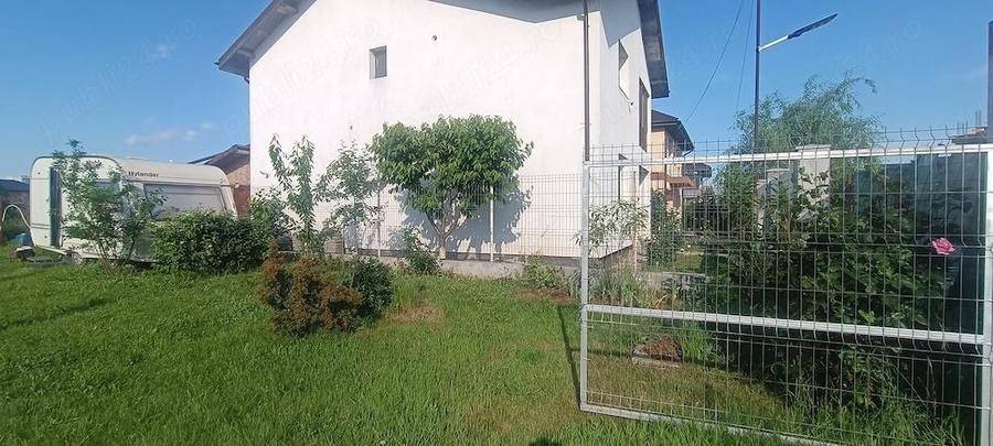 De vanzare teren in Cartierul Florilor la grani?a cu sectorul 5 - 4