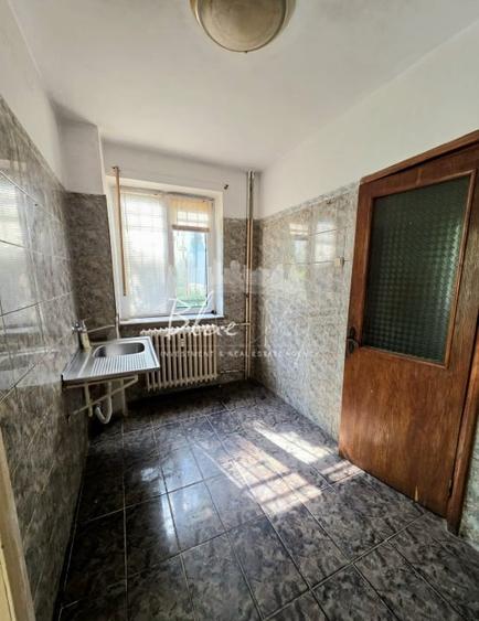 Apartament cu 3 camere semidecomandat în Tomis IV