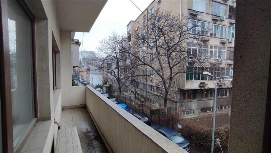 Birou, de 100 mp, în P-ța Rosetti