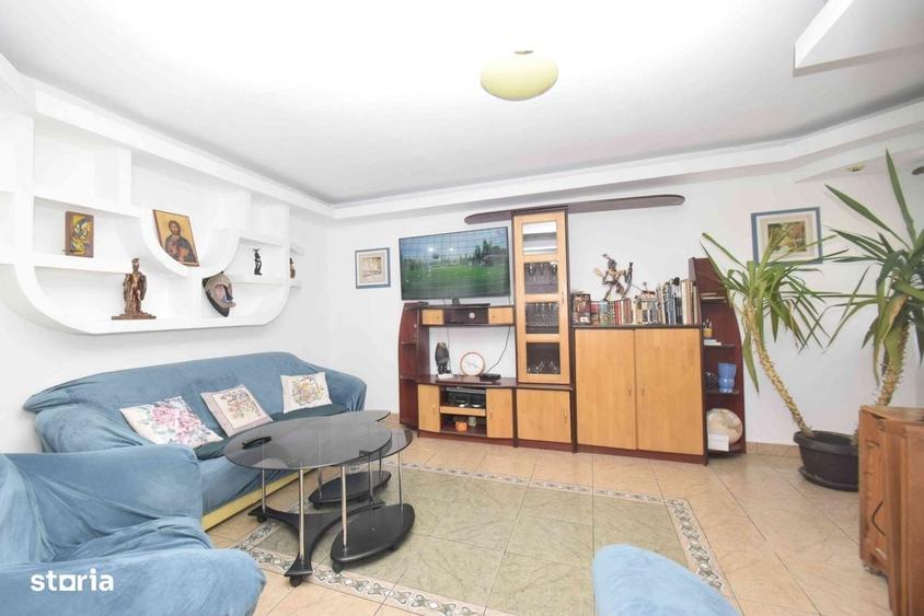 Apartament cu 4 camere decomandat în George Enescu