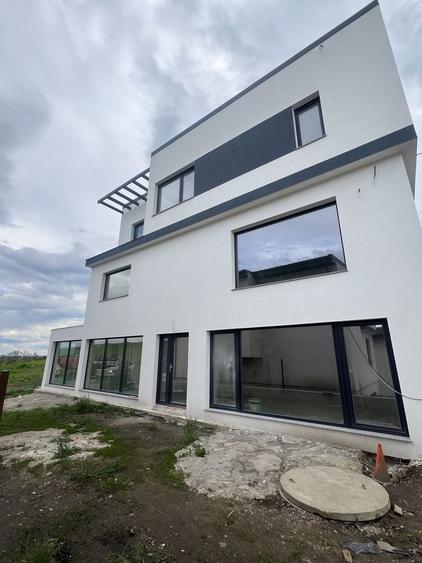 Casă cu 4 camere în Sfântu Ilie