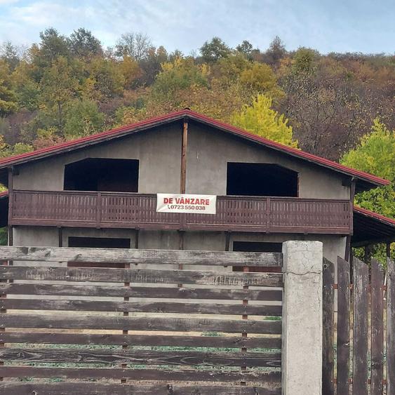 Casă cu 4 camere în Păuliș