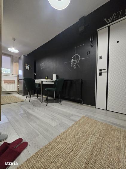 Apartament cu 2 camere semidecomandat în Școlilor