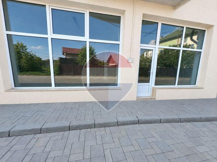 Spațiu comercial, de 122 mp, în Snagov