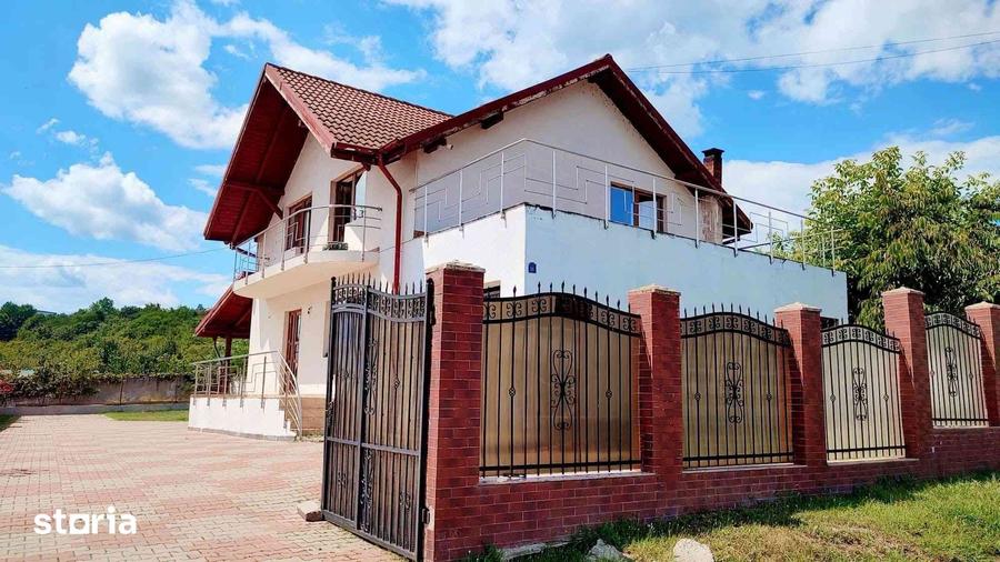 Casă cu 4 camere cu Teren 527 Mp în Racovița