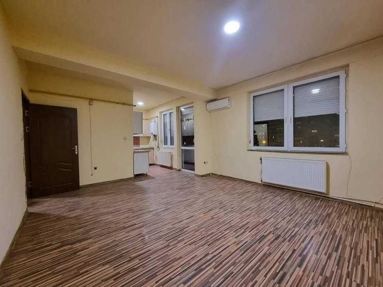Apartament cu 3 camere decomandat în Iosia
