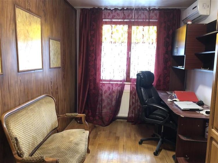 Apartament cu 4 camere decomandat în Central