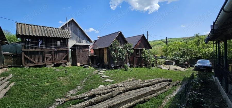 Casă cu 3 camere în Chiochiș