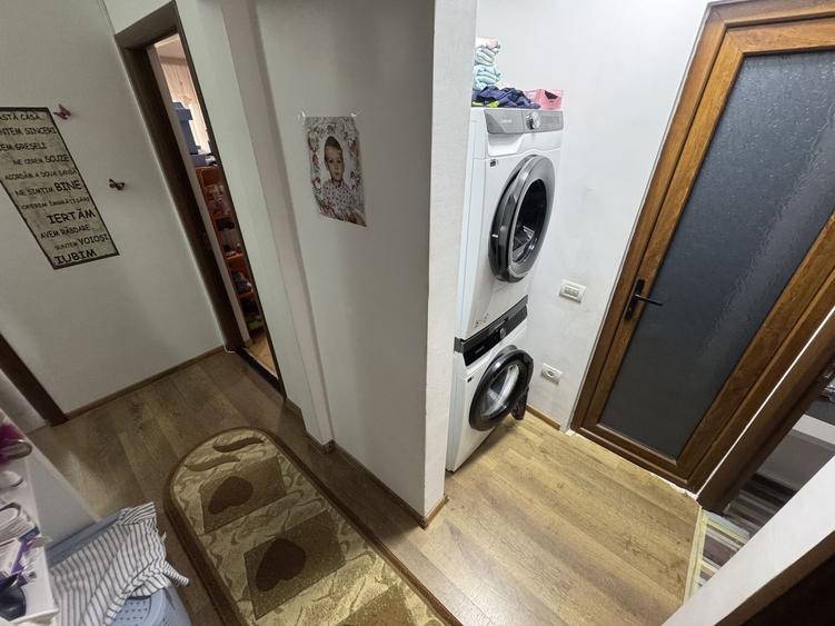 Apartament cu 3 camere decomandat, mobilat în CET