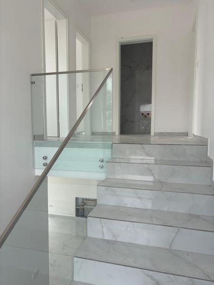 Duplex cu 4 camere cu Canalizare în Dumbrăvița