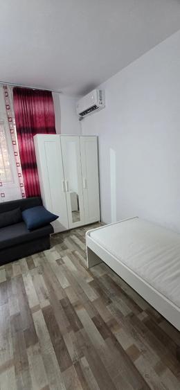 Garsonieră decomandată în Lipovei