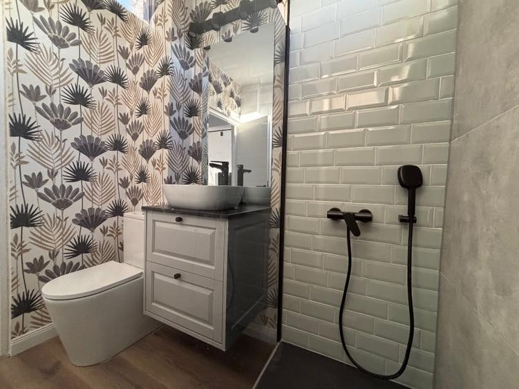 Apartament cu 3 camere semidecomandat în Floreasca