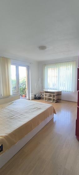 Apartament cu 3 camere decomandat, mobilat în Bună Ziua