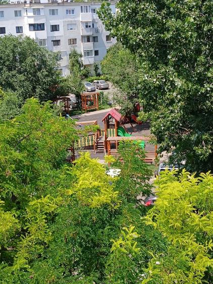 Apartament cu 2 camere decomandat în Siderurgiștilor