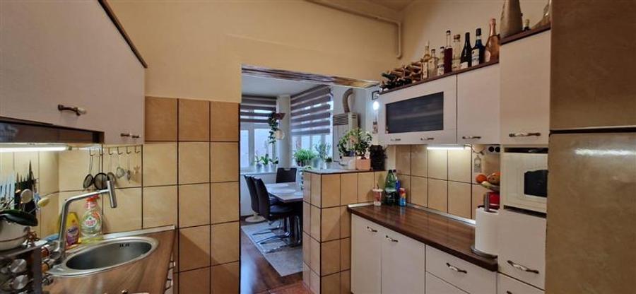 De vanzare apartament, semicentral, langa Liceul Unirea - 3