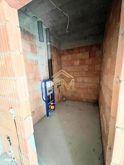 Apartament cu 5 camere decomandat în Cristian