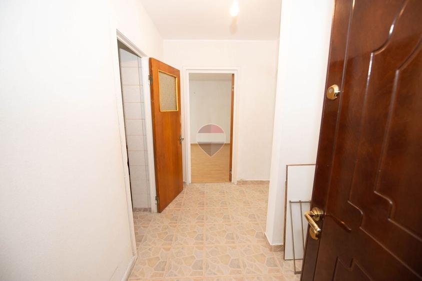 Apartament cu 3 camere decomandat în Politehnica