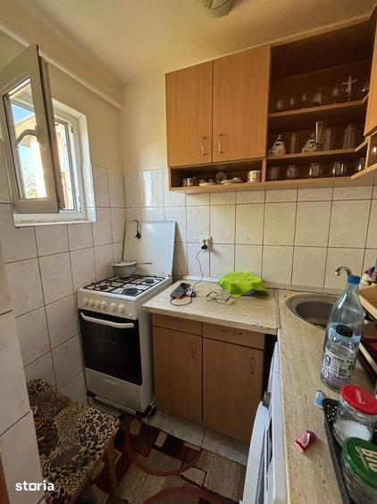 Apartament cu 4 camere în Podu Roș