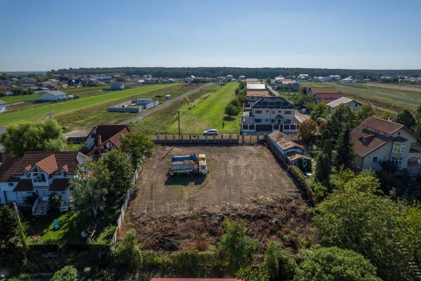 Teren Construcții intravilan de 1393 mp, în Brănești