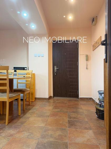 Apartament cu 2 camere semidecomandat, mobilat în Aradului