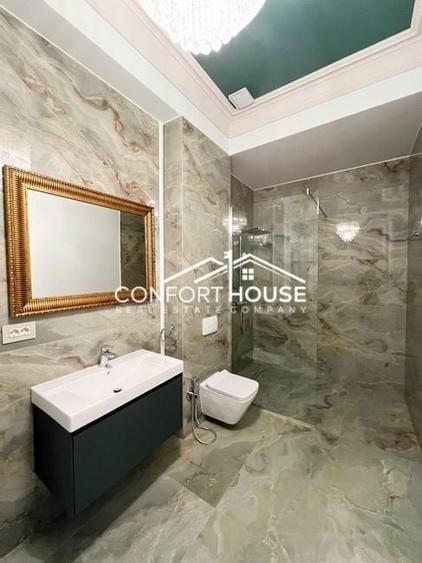 Duplex cu 8 camere cu Canalizare în Iancu Nicolae
