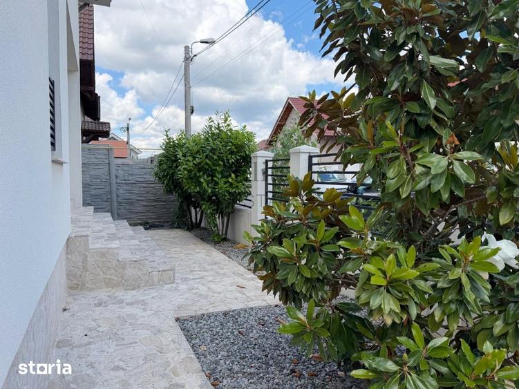 Casă cu 5 camere decomandat cu Teren 80 Mp în Tokai