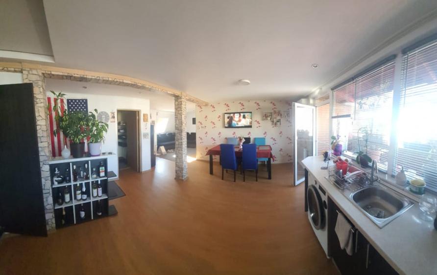 Apartament cu 3 camere decomandat în Florești — fotografia 2