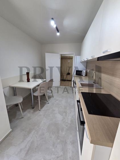Apartament cu 3 camere, mobilat în Aradului