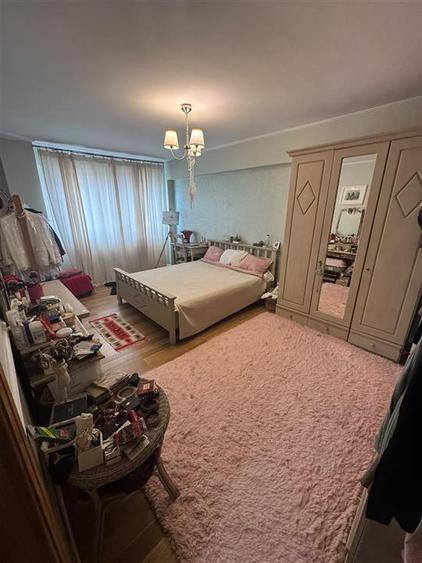 Apartament cu 4 camere decomandat în Ultracentral