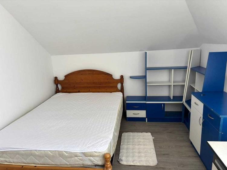 Apartament cu 3 camere decomandat în Între Lacuri