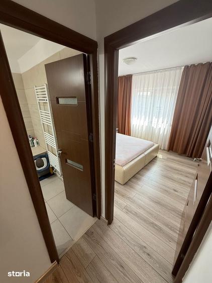 Apartament cu 3 camere decomandat în Craiovița Nouă