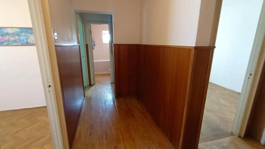 Apartament cu 4 camere decomandat în 1848