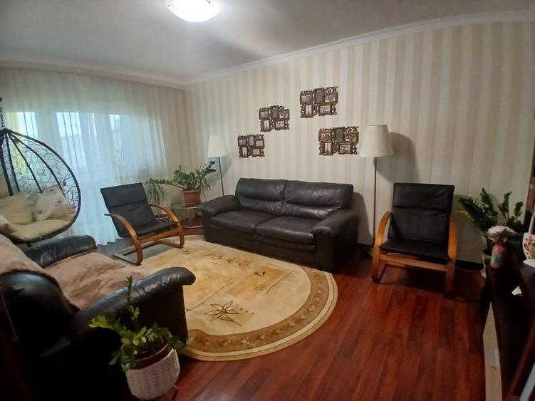 Apartament cu 4 camere decomandat, mobilat în Apărătorii Patriei