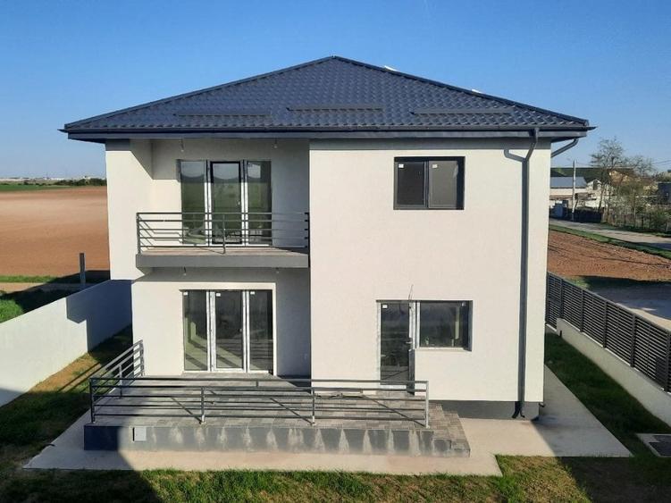 Casă individuală cu 5 camere cu Teren 376 Mp în Zurbaua