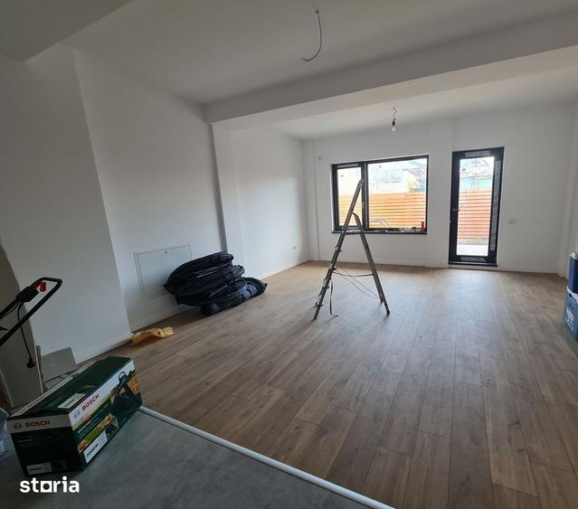Casă cu 5 camere cu Teren 250 Mp în Central