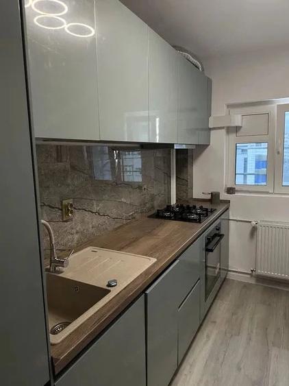 Apartament renovat complet // utilat // decomandat// vedere panoramica - 3