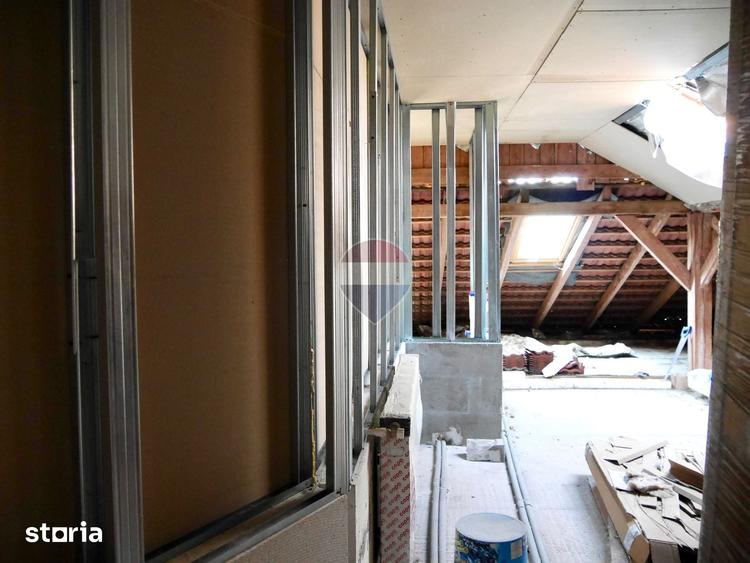 Apartament cu 4 camere decomandat în Cetate