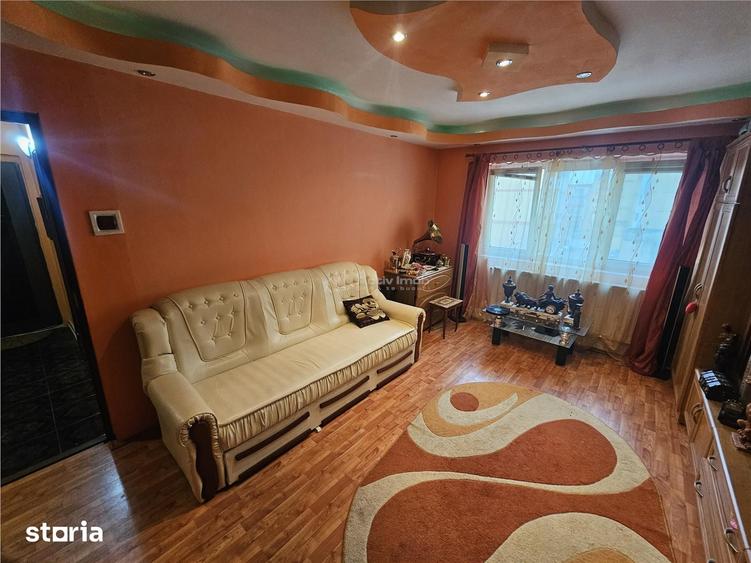 Apartament cu 3 camere, mobilat în Central