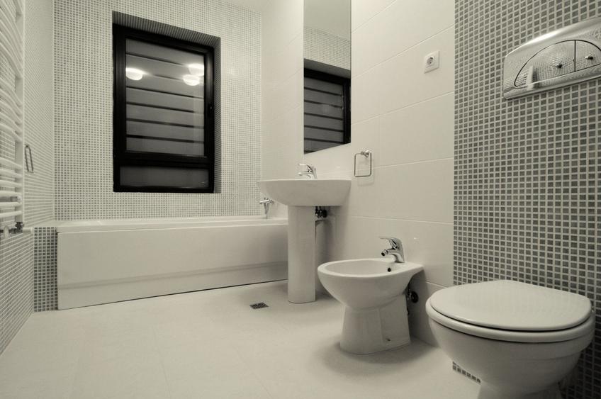 Apartament cu 4 camere decomandat, mobilat în Iancu Nicolae