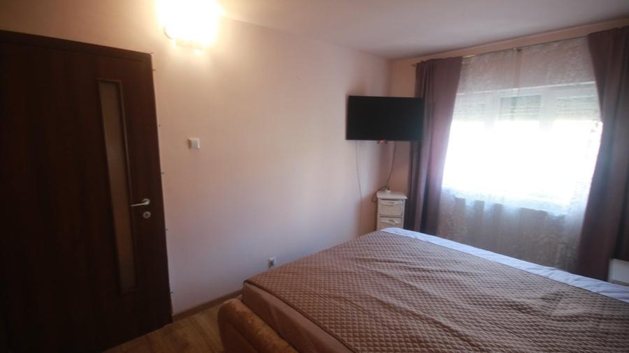 Apartament cu 3 camere nedecomandat, mobilat în Aradului